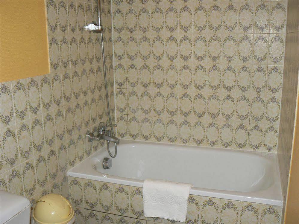 Logis Hotel Restaurant Auberge Saint Martin Surville  المظهر الخارجي الصورة